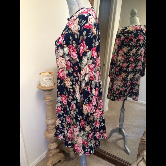 🌸Brand NEW- Floral of the Story Dress - Navy🌸 - Picture 3 of 6